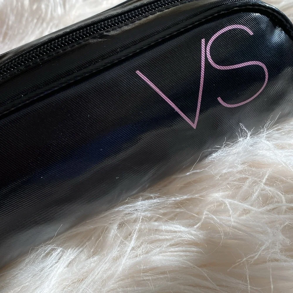 New VICTORIA's SECRET cosmetics case